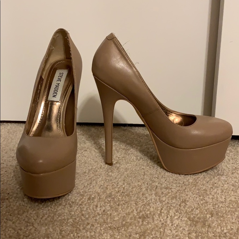 Tan Steve Madden platform heels